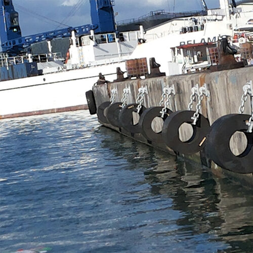 mais recente caso da empresa sobre Fenders marinhos cilíndricos negros Fenders duráveis para alto impacto e baixa manutenção