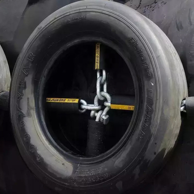 ISO17357 Yokohama Marine Fenders With Aircraft Tires para operações do STS