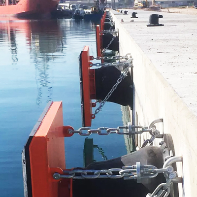 Costa de borracha dos para-choques 82 do cone industrial Marine Dock Fenders