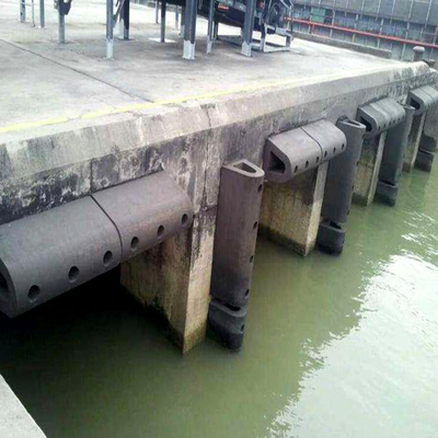 O tipo resistente ao calor borracha de D do preto dos para-choques PIANC2002 para o amortecedor da doca do barco protege