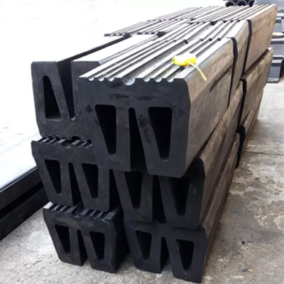 PIANC2002 certificou a resistência de rasgo do molde de Tug Boat Bumpers Natural Rubber
