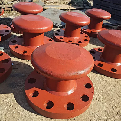 Serviço do OEM 100 toneladas que amarram postes de amarração do ferro fundido dos postes de amarração QT450
