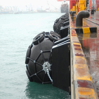Para-choque de borracha pneumático de grande resistência em Marine And Offshore Industries