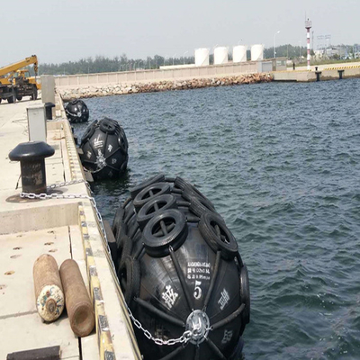 Para-choque de borracha pneumático de grande resistência em Marine And Offshore Industries