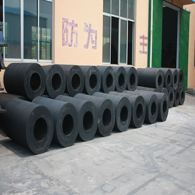 NR Fenders marinhos cilíndricos Absorção de energia durável Pianc 600x1200 Borracha