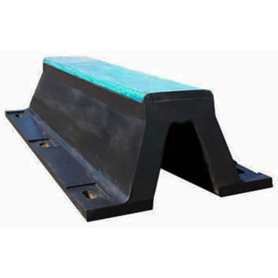Arco de borracha de 1000 mm de altura Fenders marinhos Profil em forma de V para proteção de barcos