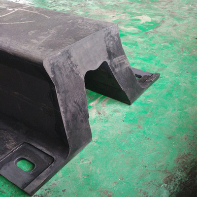 Arco de borracha de 1000 mm de altura Fenders marinhos Profil em forma de V para proteção de barcos