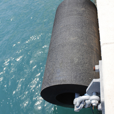 Fenders marinhos cilíndricos de 2000 mm aumentam a segurança da navegação marítima