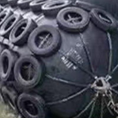 Alto resistência Yokohama Fender em preto para prevenção de colisões de navios