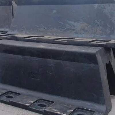 Fender de tipo V personalizado de acordo com a espessura necessária para proteção marítima