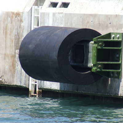Iso UV Resistência Fenders marinhos cilíndricos Equipamento marinho Fenders de borracha marinha