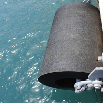 Fenders marinhos cilíndricos Equipamento de proteção marinha Fenders acessíveis para operação de docas
