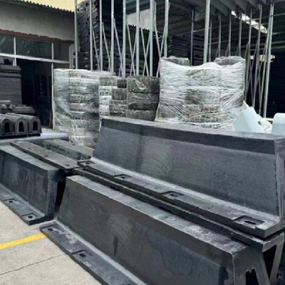 Fender de borracha de arco negro para proteção duradoura do porto e do cais