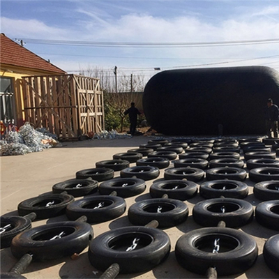 Jumbo Fender com fornece almofada durante acomodação e reduz o ruído durante o impacto