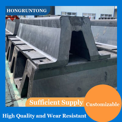 Fender de borracha de arco Distribuição uniforme da força Baixa manutenção Alta resistência à compressão